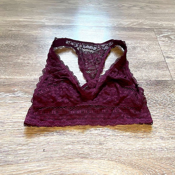 ⚠️💥‼️𝐅𝐑𝐄𝐄 𝐀𝐃𝐃-𝐎𝐍‼️💥 ⚠️ AMERICAN EAGLE || Maroon Lace Bralette | Small - Picture 12 of 12